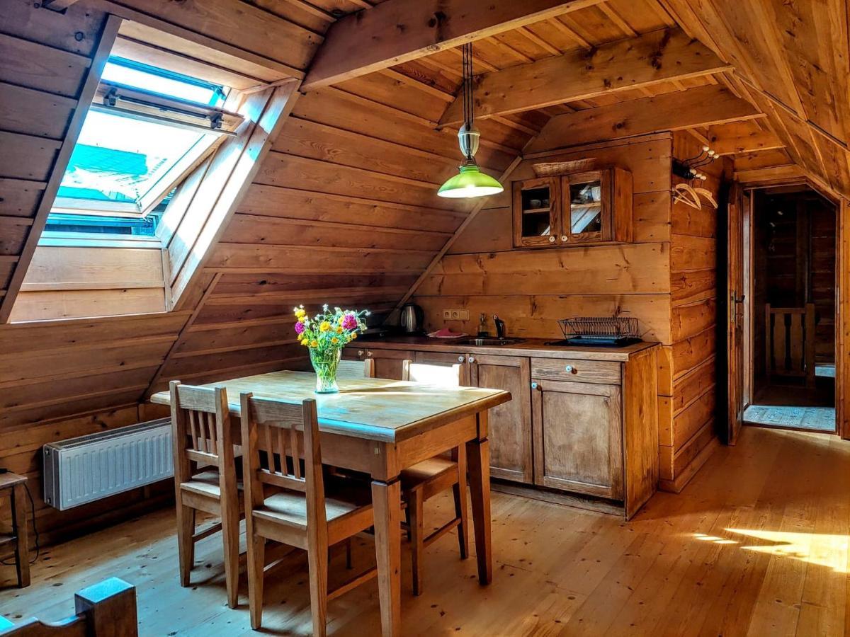 Apartmany Cerveny Dvur Chvalsiny Luaran gambar