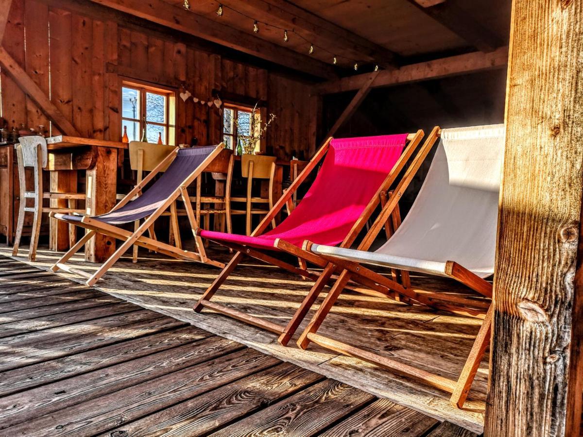 Apartmany Cerveny Dvur Chvalsiny Luaran gambar