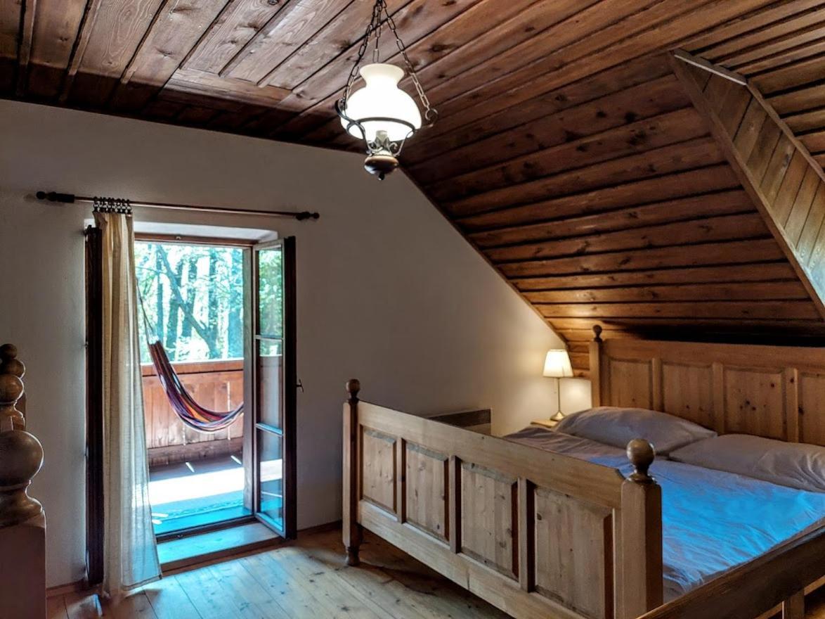 Apartmany Cerveny Dvur Chvalsiny Luaran gambar