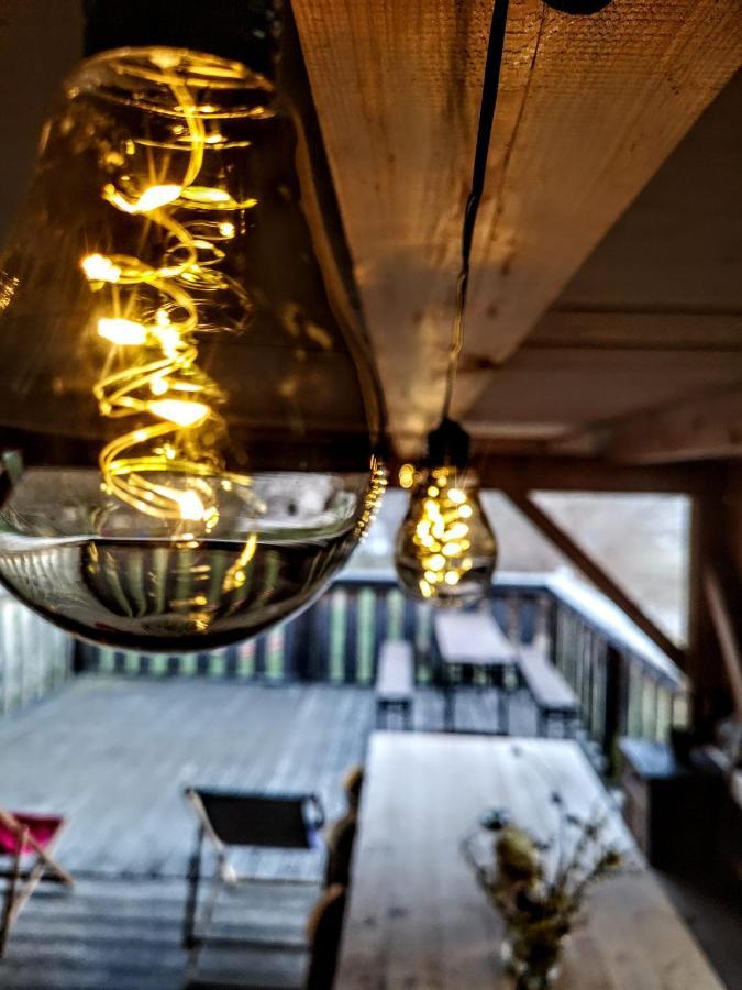 Apartmany Cerveny Dvur Chvalsiny Luaran gambar