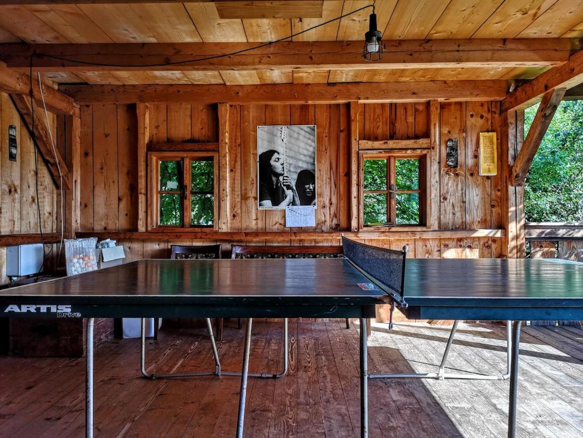 Apartmany Cerveny Dvur Chvalsiny Luaran gambar