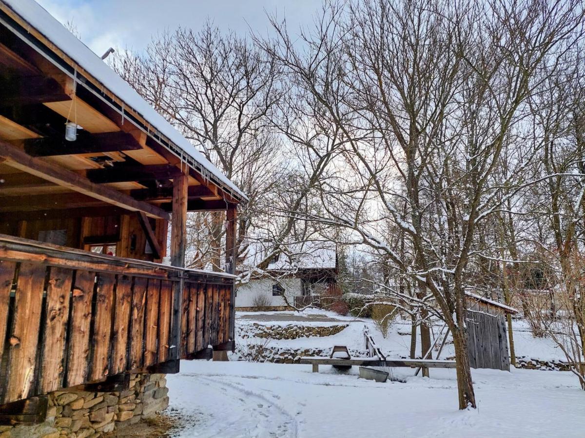 Apartmany Cerveny Dvur Chvalsiny Luaran gambar