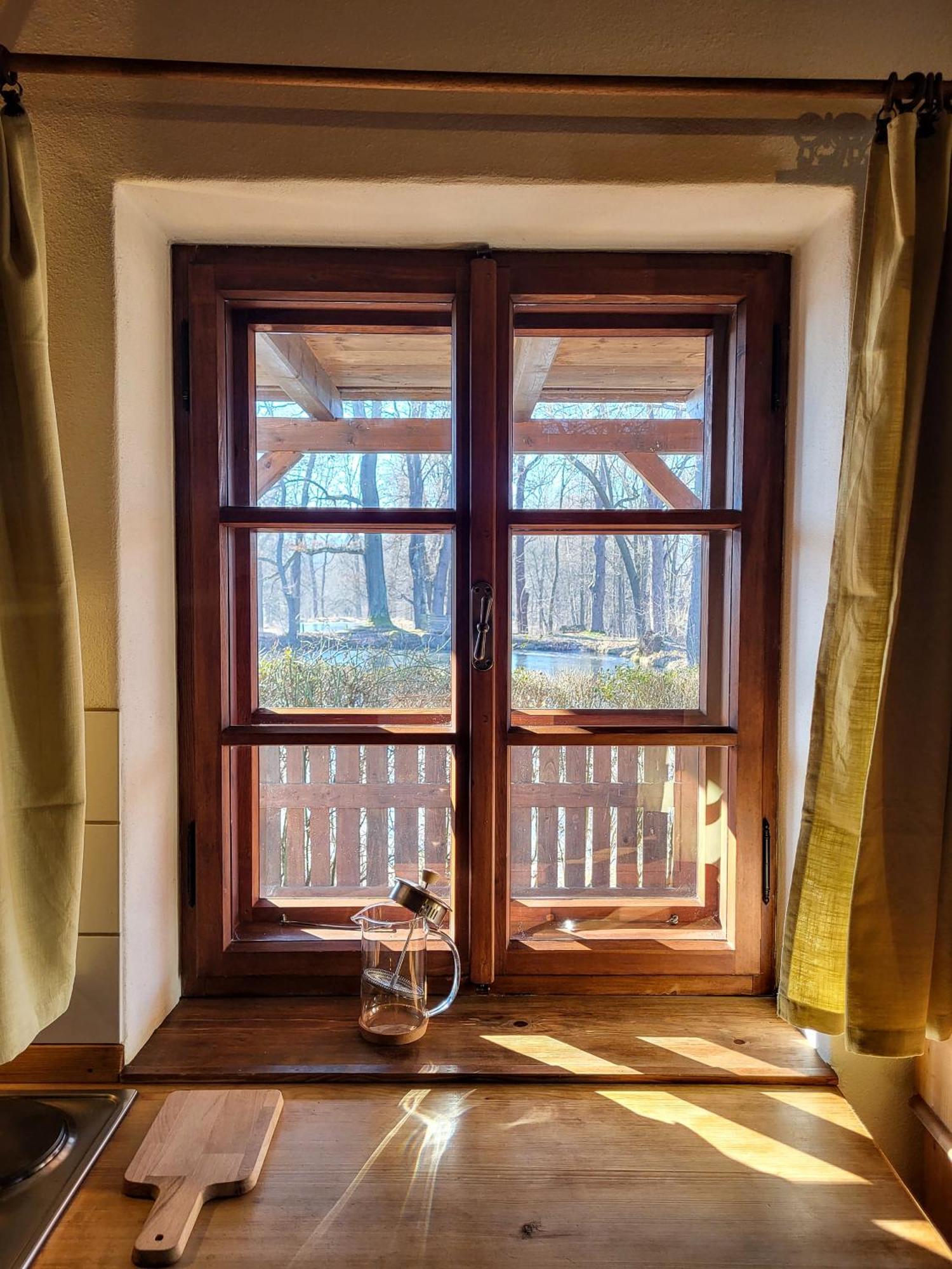 Apartmany Cerveny Dvur Chvalsiny Luaran gambar