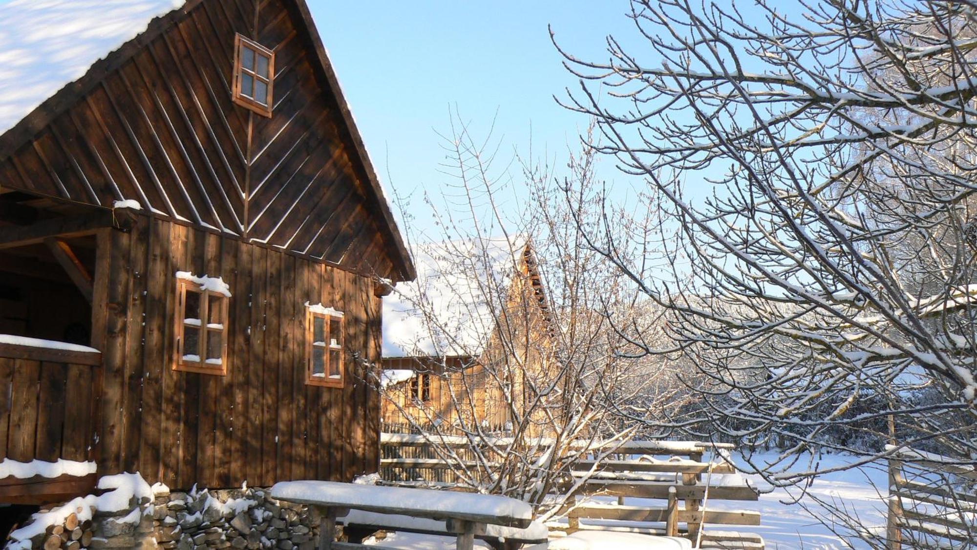 Apartmany Cerveny Dvur Chvalsiny Luaran gambar