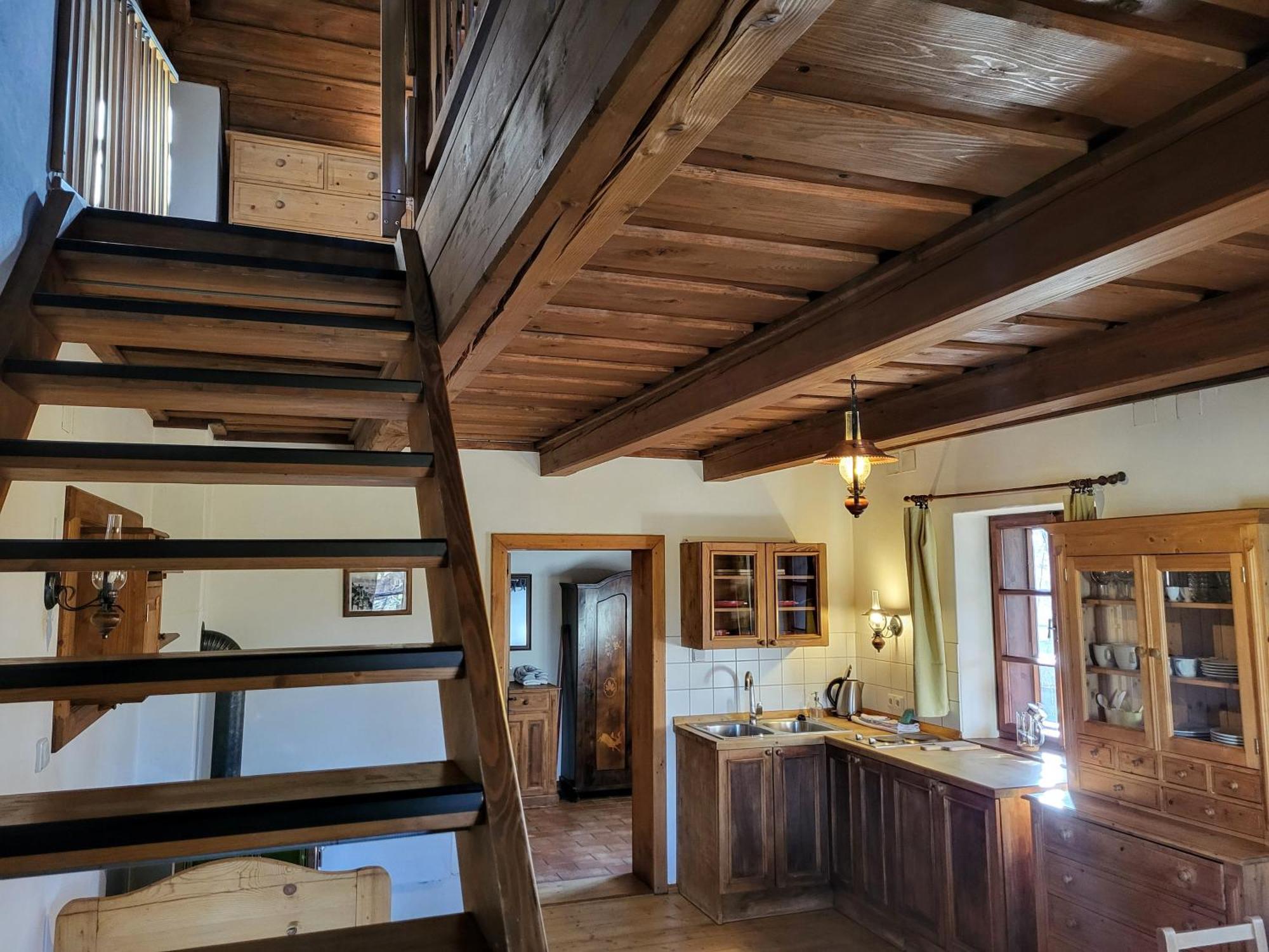 Apartmany Cerveny Dvur Chvalsiny Luaran gambar