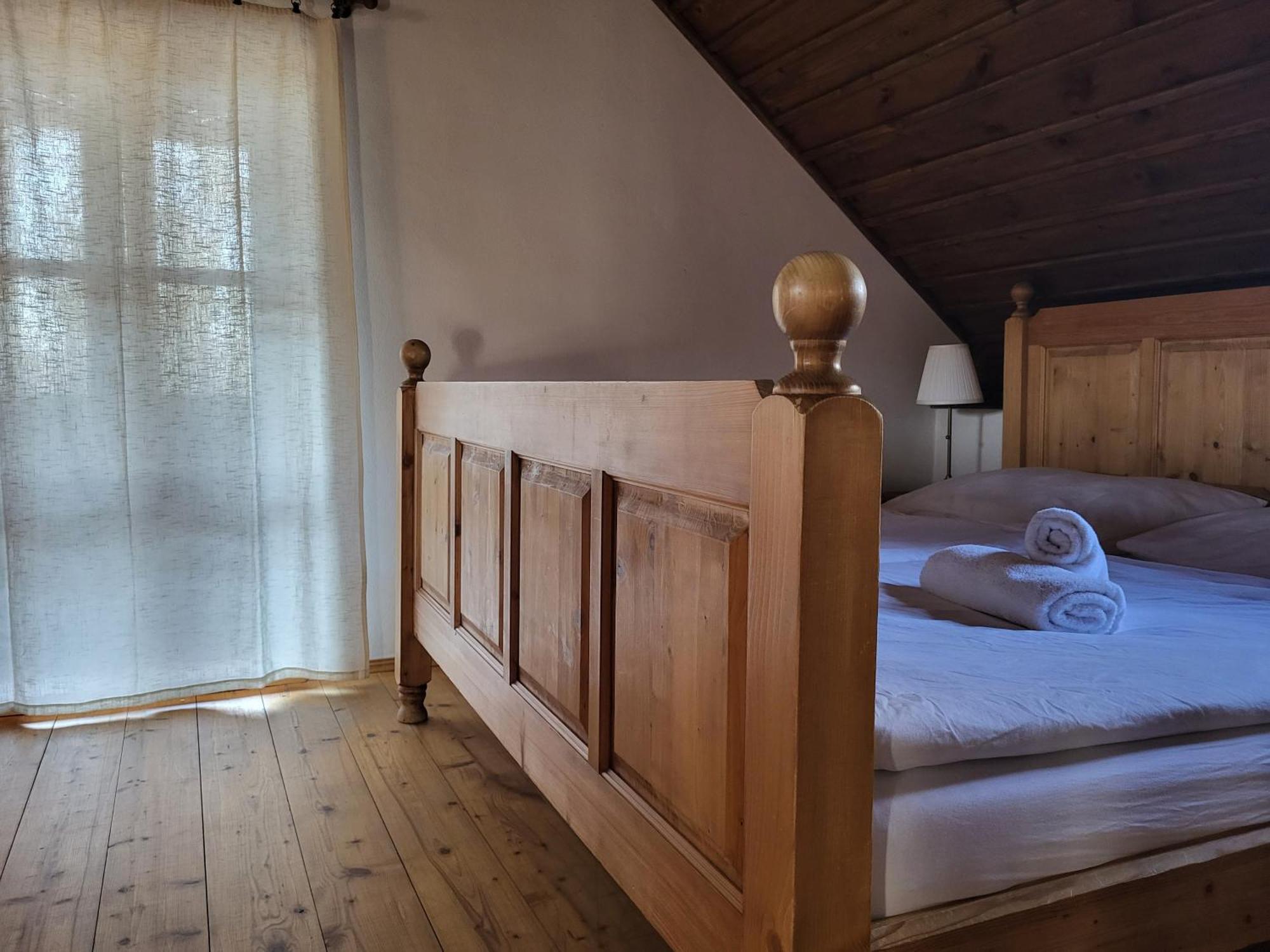 Apartmany Cerveny Dvur Chvalsiny Luaran gambar