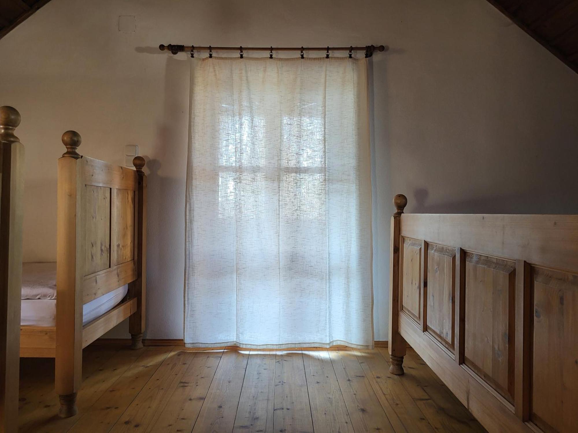 Apartmany Cerveny Dvur Chvalsiny Luaran gambar